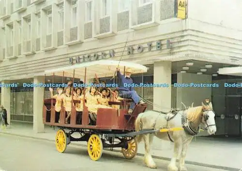 D169487 Bristol. Bob Coleman berühmter Pferdebus. Verlassen des Unicorn Hotels gesehen. Be