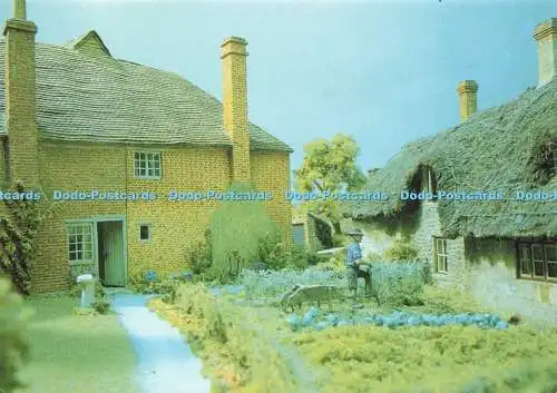 D171448 Oxon. Pendon Museum. Long Wittenham. The Vale Scene. Ein Landhausgarten in