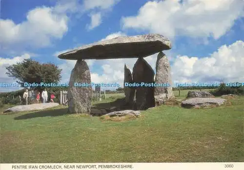 D169833 Pembrokeshire. Pentre Ifan Cromlech. In der Nähe von Newport. Pembrokeshire Eye Pos