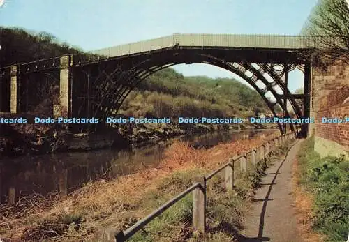 D169900 Die eiserne Brücke über den Fluss Severn. Ironbridge Gorge Museum Trust.