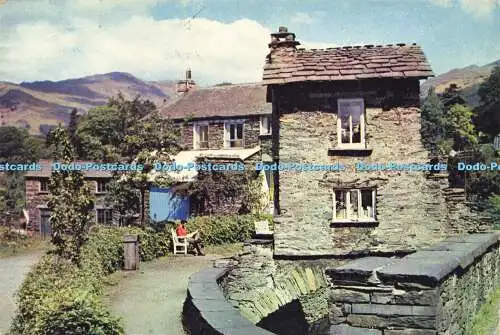 D175529 Ambleside. Brückenhaus. Auf einer Brücke über den Stockghyll Sands ein kuriou