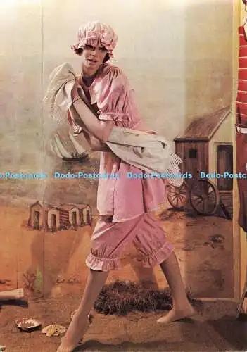 D174736 Badewanne. Versammlungsräume. Kostümmuseum. Twill Badeanzug. 1890. Ju