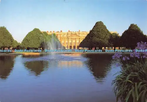 D177240 Hampton Court Palace. Der Ostfrontbrunnengarten. Krone. Beesley Gib