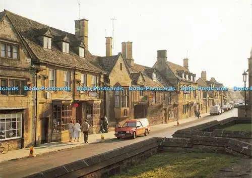 D179163 Chipping Camden. Die Cotswolds. Die Hauptstraße mit der Post und