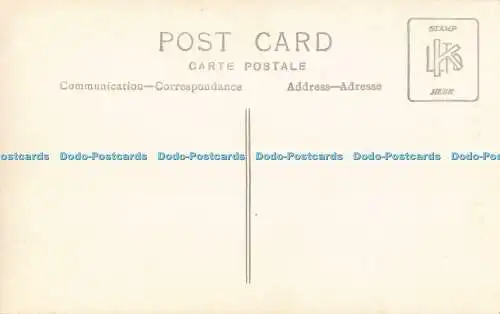 R192386 Frau Hundemantel Postkarte