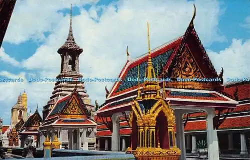 R193286 No 71 Glockenturm des Wat Phra Keo Smaragd Buddha Tempels Bangkok Thailand