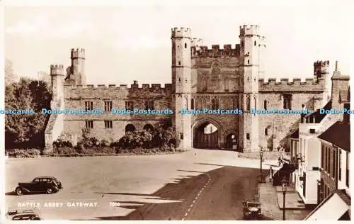 R197259 Battle Abbey Gateway 7010 Norman Shoesmith and Etheridge RP