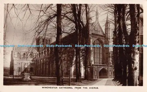 R193621 Winchester Cathedral aus der Avenue Real Photographic Serie