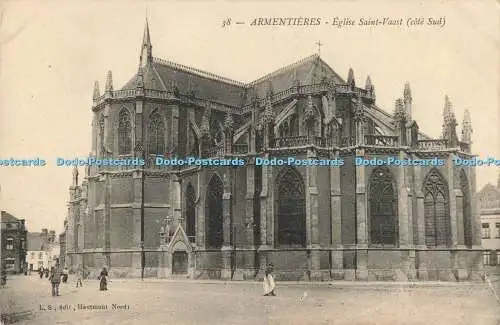 R197529 38 Armentieres Eglise Saint Vaast cote Sud L S