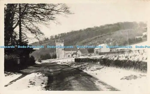 R197541 Straßenkirche unbekannter Ort alte Fotografie Postkarte