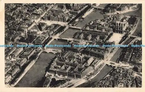 R198863 518 Paris La Cite Cliche C A F Service Commercial Monuments Historique G