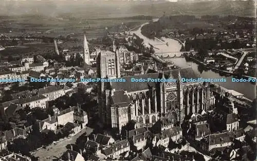 R198891 3 Auxerre Vue aerienne La Cathedrale Fabrication Franc 1949