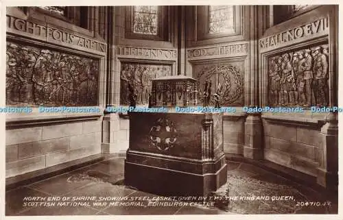 R196646 North End of Shrine zeigt Stahlschatulle von T M S The King and Que