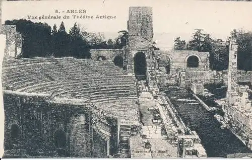 PC51878 Arles. Vue Generale du Theatre Antique. L. Danesi. Nr 5. B. Hopkins