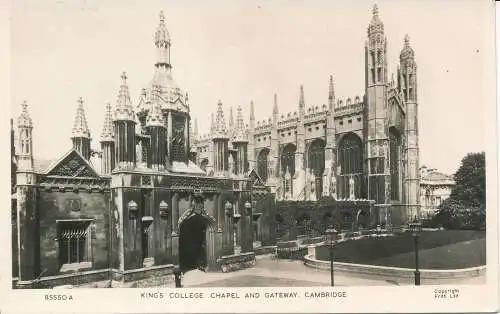 PC54924 Kings College. Kapelle und Tor. Cambridge. Frith