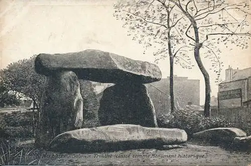 PC53952 Nazaire. Dolmen Trilithe