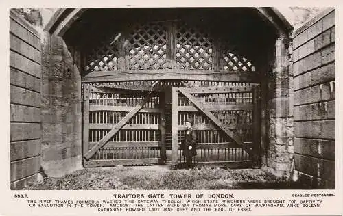 PC63248 Traitors Gate. Tower of London. Beagles and Co. RP