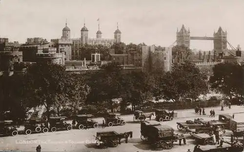 PC76438 London. Tower und Tower Bridge. RP