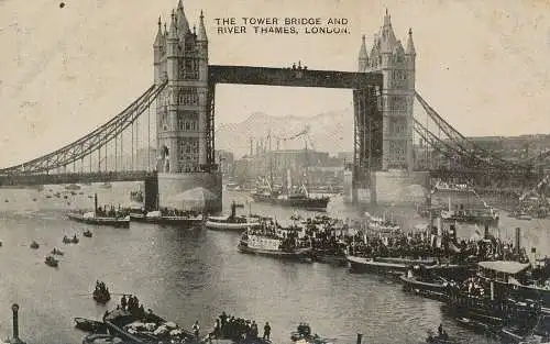 PC76233 Die Tower Bridge und die Themse. London. Das Auto Foto