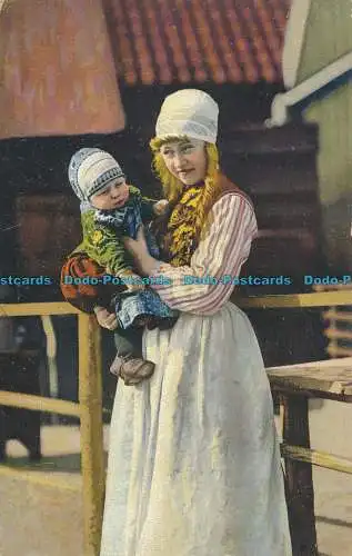 R004885 Alte Postkarte. Frau mit Kind. Photochromie. 1910