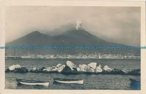 R004590 Napoli. Il Vesuvio Visto da S. Lucia