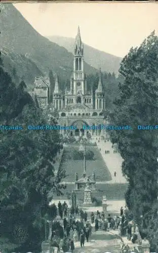 R019316 Lourdes. Die Basilika und die Promenade der Prozessionen. Quinault. Nr 23