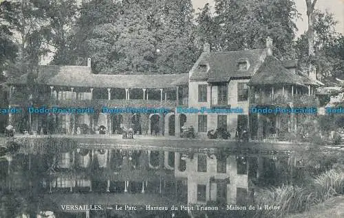 R018651 Versailles. Le Parc. Hameau du Petit Trianon. Maison de la Reine. Cosse