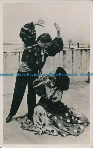 R022258 Alte Postkarte. Tanzende Frauen