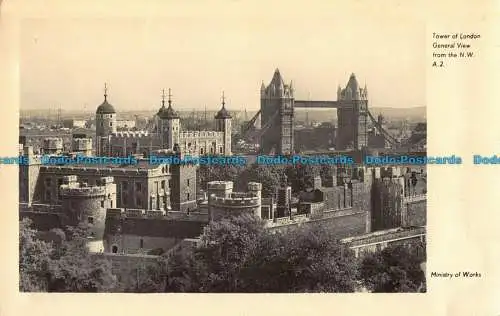 R041544 Tower of London. Gesamtansicht vom N.W. Ministry of Works. Krone