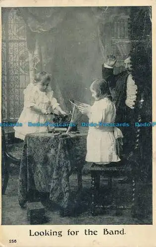 R041734 sucht das Band. Wohnbild. 1906