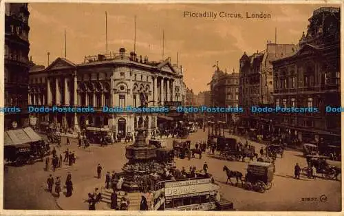 R043147 Piccadilly Circus. London. Valentine