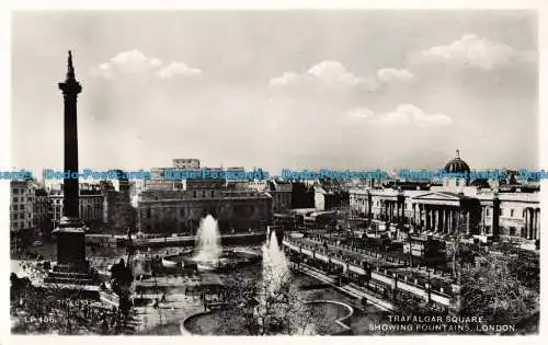 R043772 Trafalgar Square zeigt Brunnen. London. Lansdowne. RP