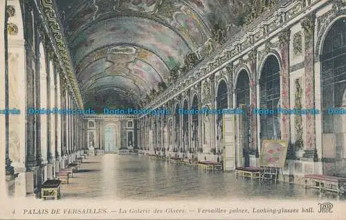 R045588 Palais de Versailles. La Galerie des Glaces. Neurdein