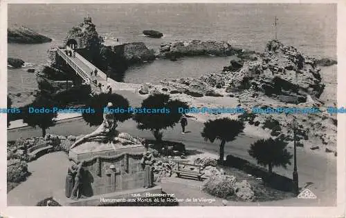 R045754 Biarritz. Monument aux Morts et le Rocher de la Vierge. 1939