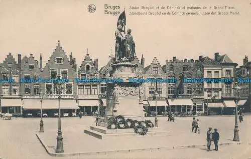R046113 Brügge. Statue Breydel et de Coninck et Maisons de la Grand Place. Ern.