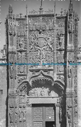 R053131 Valladolid. Portada del Colegio de San Gregorio