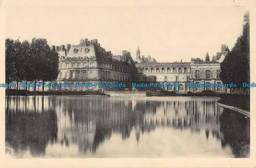 R054552 Chateau de Fontainebleau. Ensemble sur la Piece d Eau