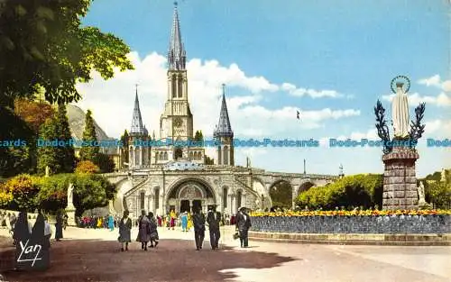 R055288 Lourdes. La Basilique et l Entree du Rosaire. Yan Roge. 1965