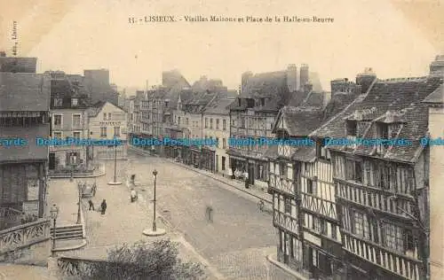 R057377 Lisieux. Vieilles Maisons et Place de la Halle au Beurre. Nr 35