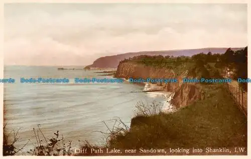 R058258 Cliff Path Lake. In der Nähe von Sandown. Blick in Shanklin. I.W. Nahe