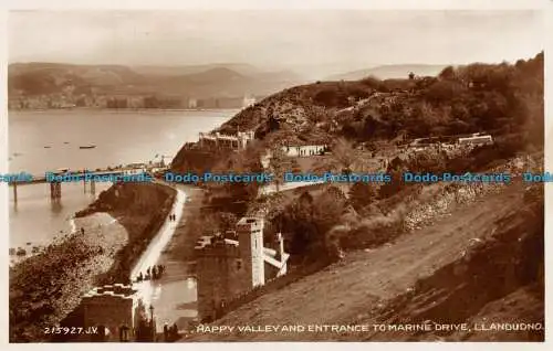 R059266 Happy Valley und Eingang zum Marine Drive. Llandudno. Valentinstag. RP