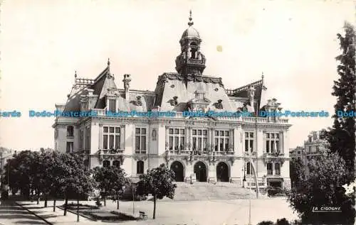 R058647 Vichy. Allier. Reine des Villes dEaux. Hotel de Ville. La Cigogne