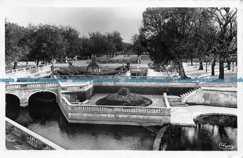 R058684 Nimes. Gard. Jardins de la Fontaine. Cim. 1950