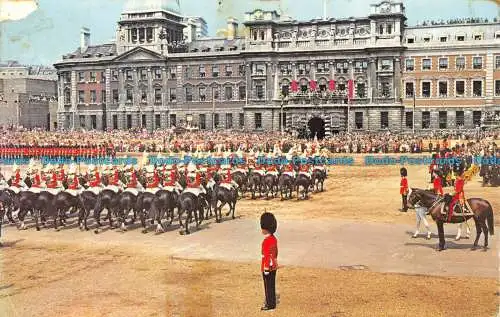 R066518 Truppe der Farbe. Horse Guards Parade. London