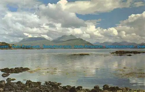 R067589 Sommerwolken über Ben Scriol und das Geräusch des Schlafens. Fotopräzision