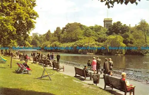 R067210 St. James Park. London. 1967