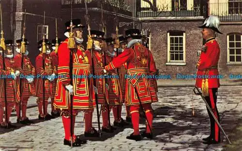 R068802 Yeoman Warders. Tower of London