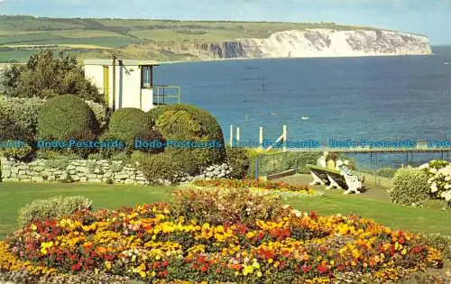 R071593 The Battery Gardens. Sandown. Culver Cliff in der Ferne. Nahe. Jarrol