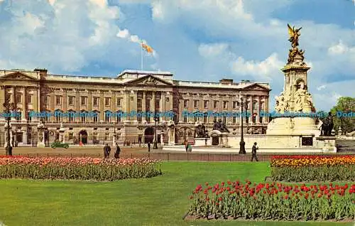 R071893 Buckingham Palace. London. 1966