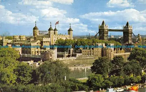 R071963 Tower und Tower Bridge. London